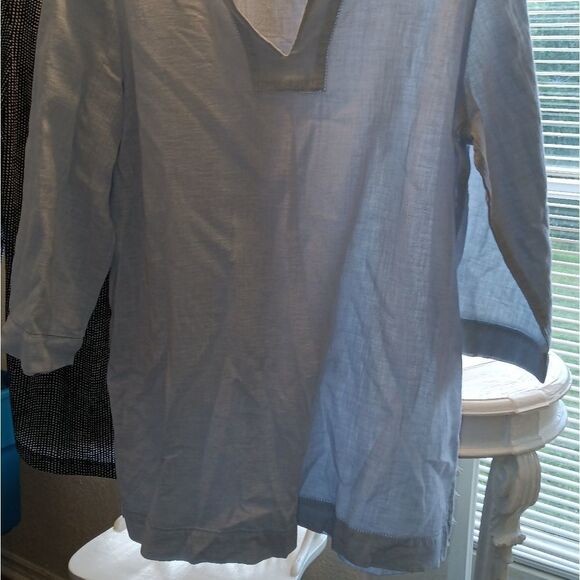 Liz Claiborne blouse and or cover up - Picture 2 of 3